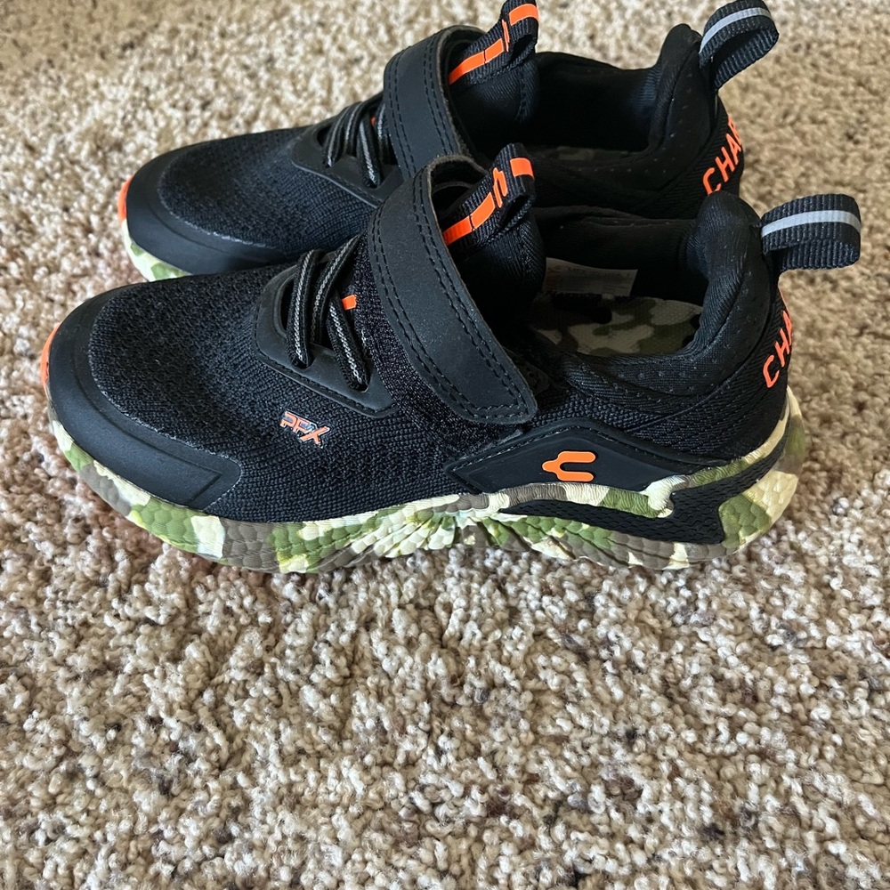 NWOT 🔥Kids Charly Black,Orange, & Camo Sneakers